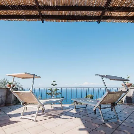 Elena - Unbelievable Views In Anacapri *